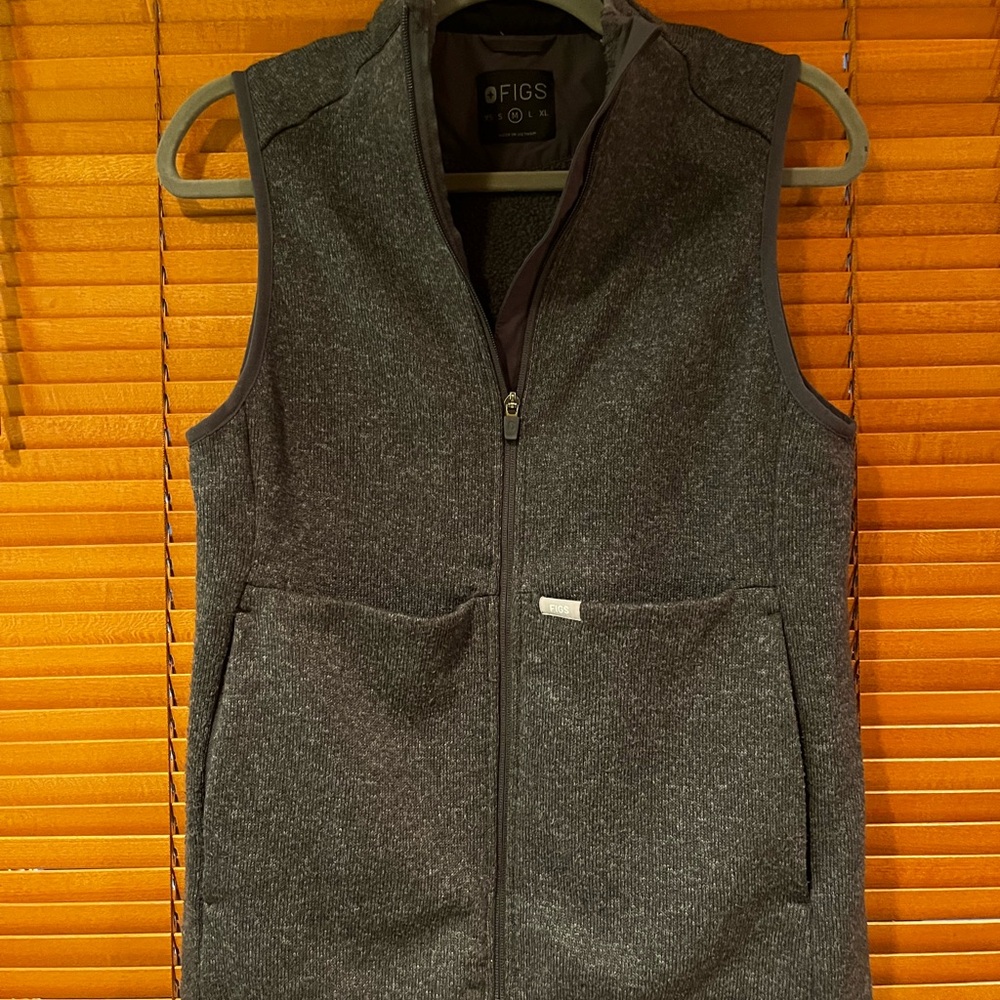 Figs Women’s Charcoal Vest
